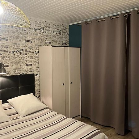 Hotel Du Nord Chambres Familiales Fontaines  ภายนอก รูปภาพ
