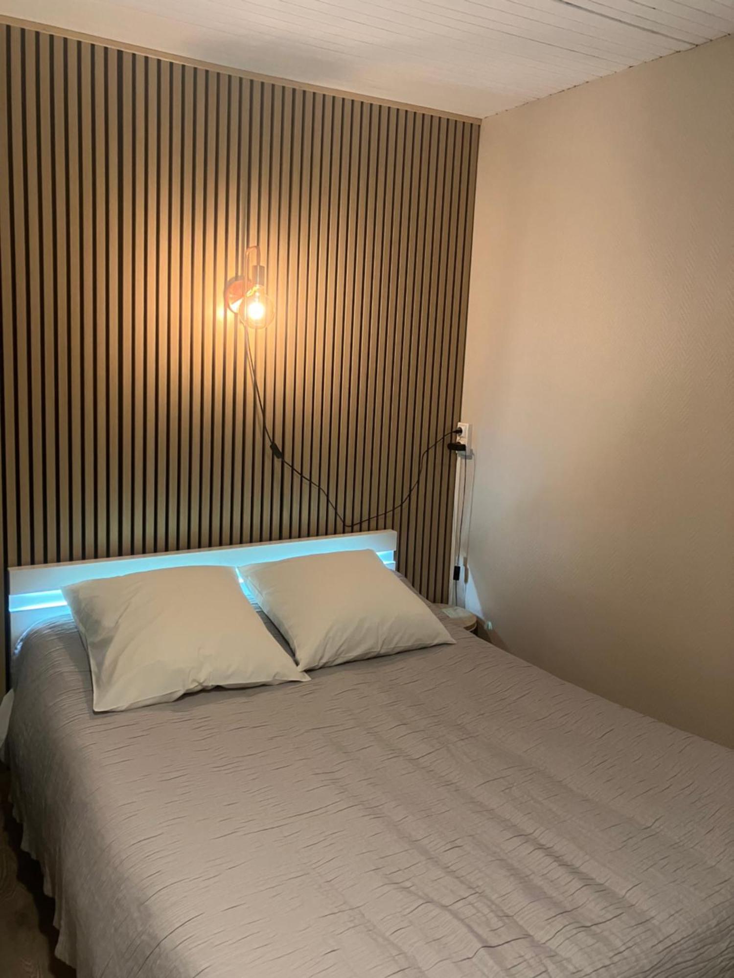 Hotel Du Nord Chambres Familiales Fontaines  ภายนอก รูปภาพ