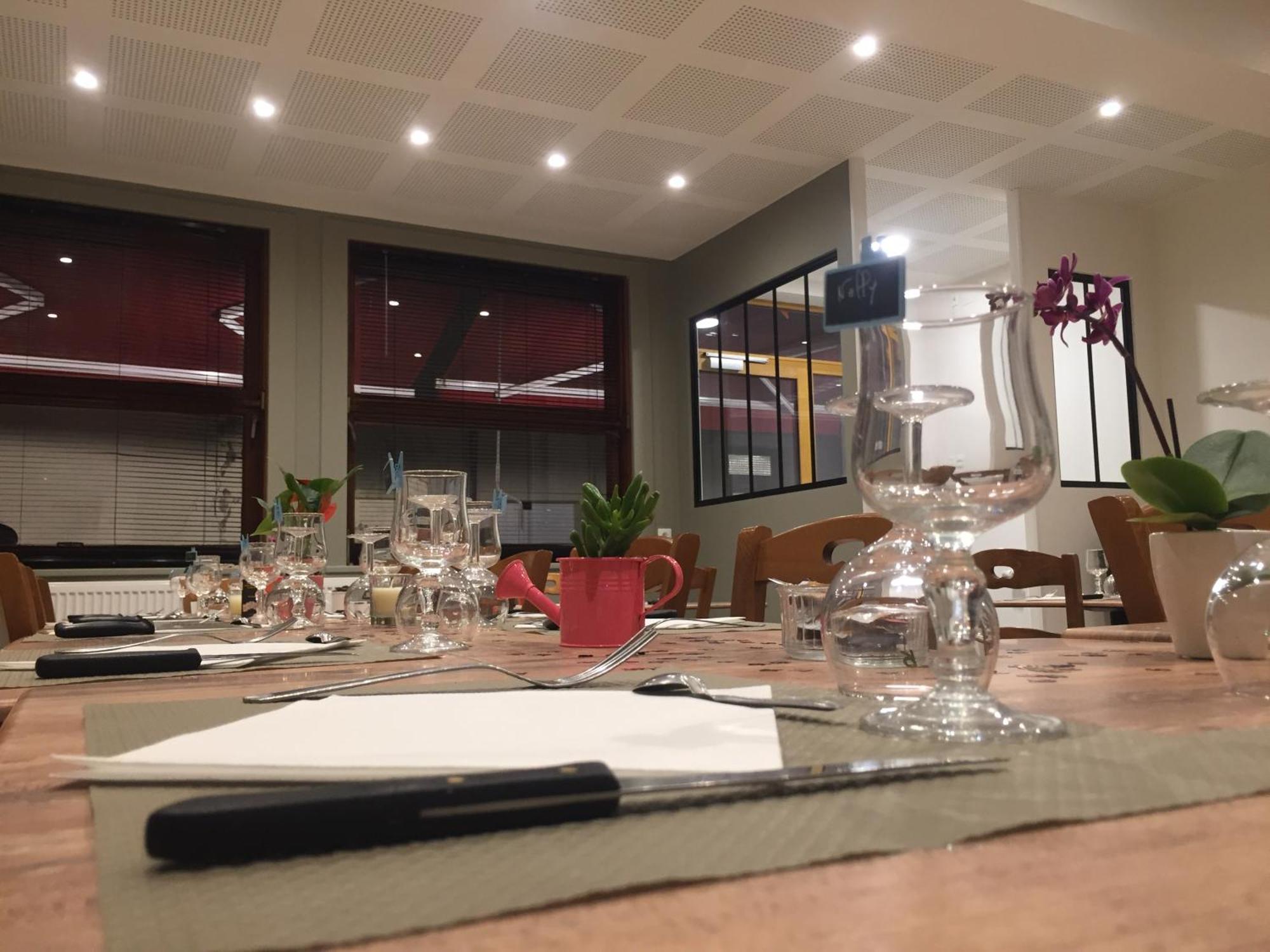 Hotel Du Nord Chambres Familiales Fontaines  ภายนอก รูปภาพ
