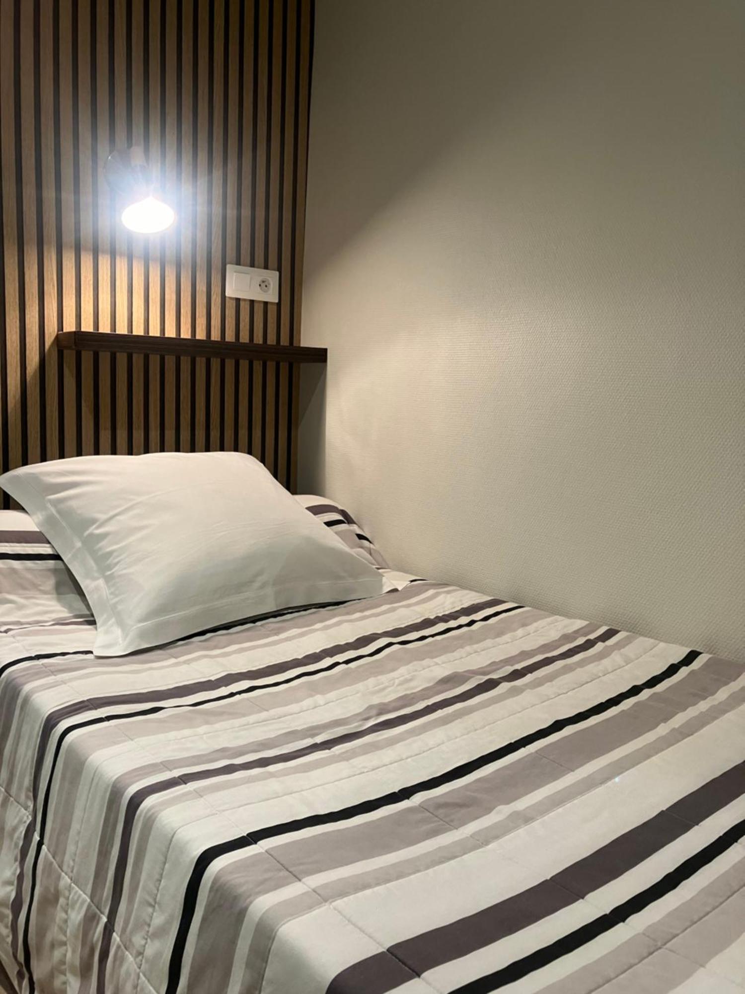 Hotel Du Nord Chambres Familiales Fontaines  ภายนอก รูปภาพ