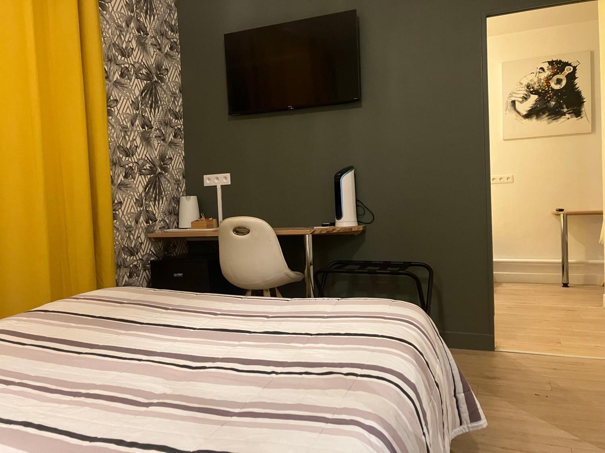 Hotel Du Nord Chambres Familiales Fontaines  ภายนอก รูปภาพ