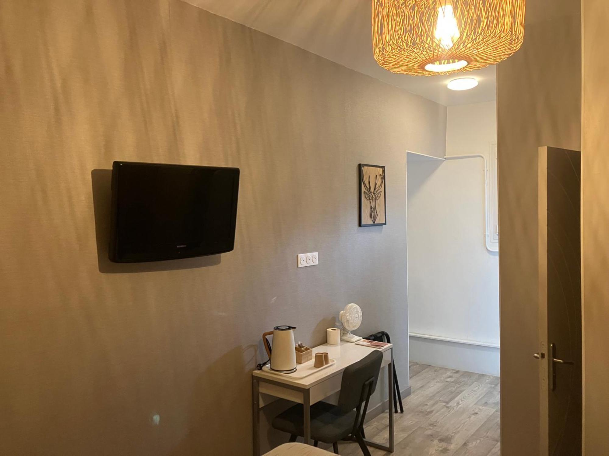 Hotel Du Nord Chambres Familiales Fontaines  ภายนอก รูปภาพ
